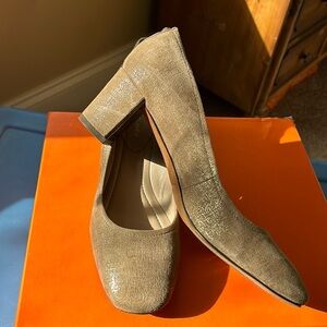 Donald/Pliner Gold Shoes